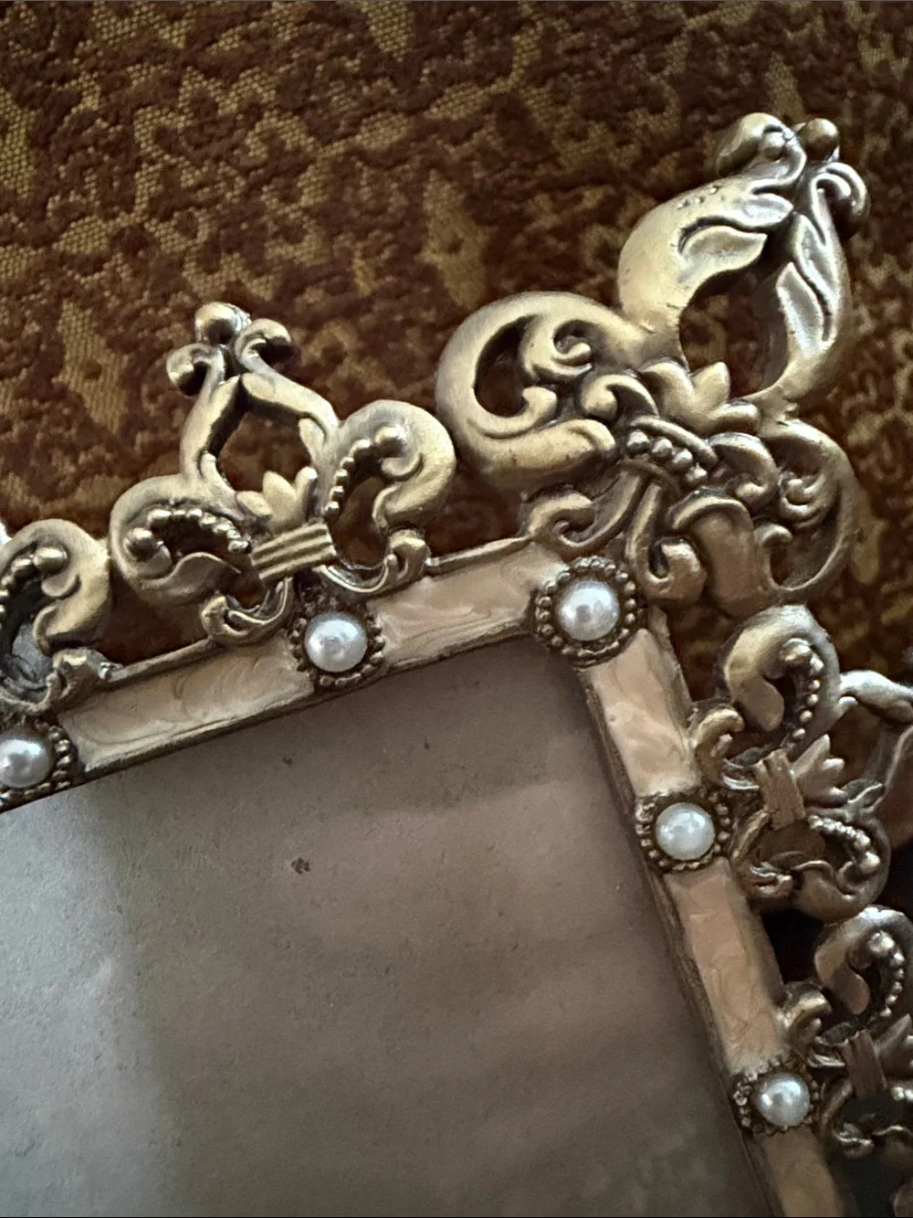 Ornate Brass toned Decorative Photo Frame - Enamel, for 4”x6” picture Vintage